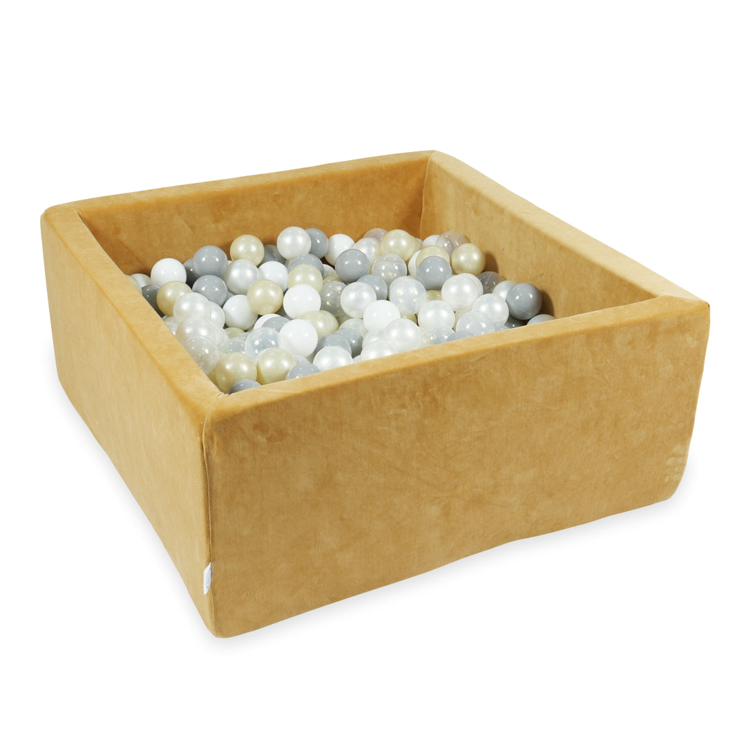 Square ball pit 90x90x40 cm in soft Carmel velvet, 400 balls