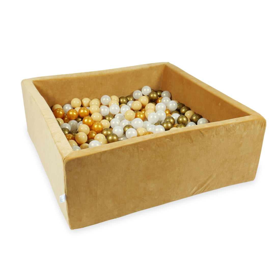Square ball pit 110x110x40 cm in caramel soft velvet, 600 balls