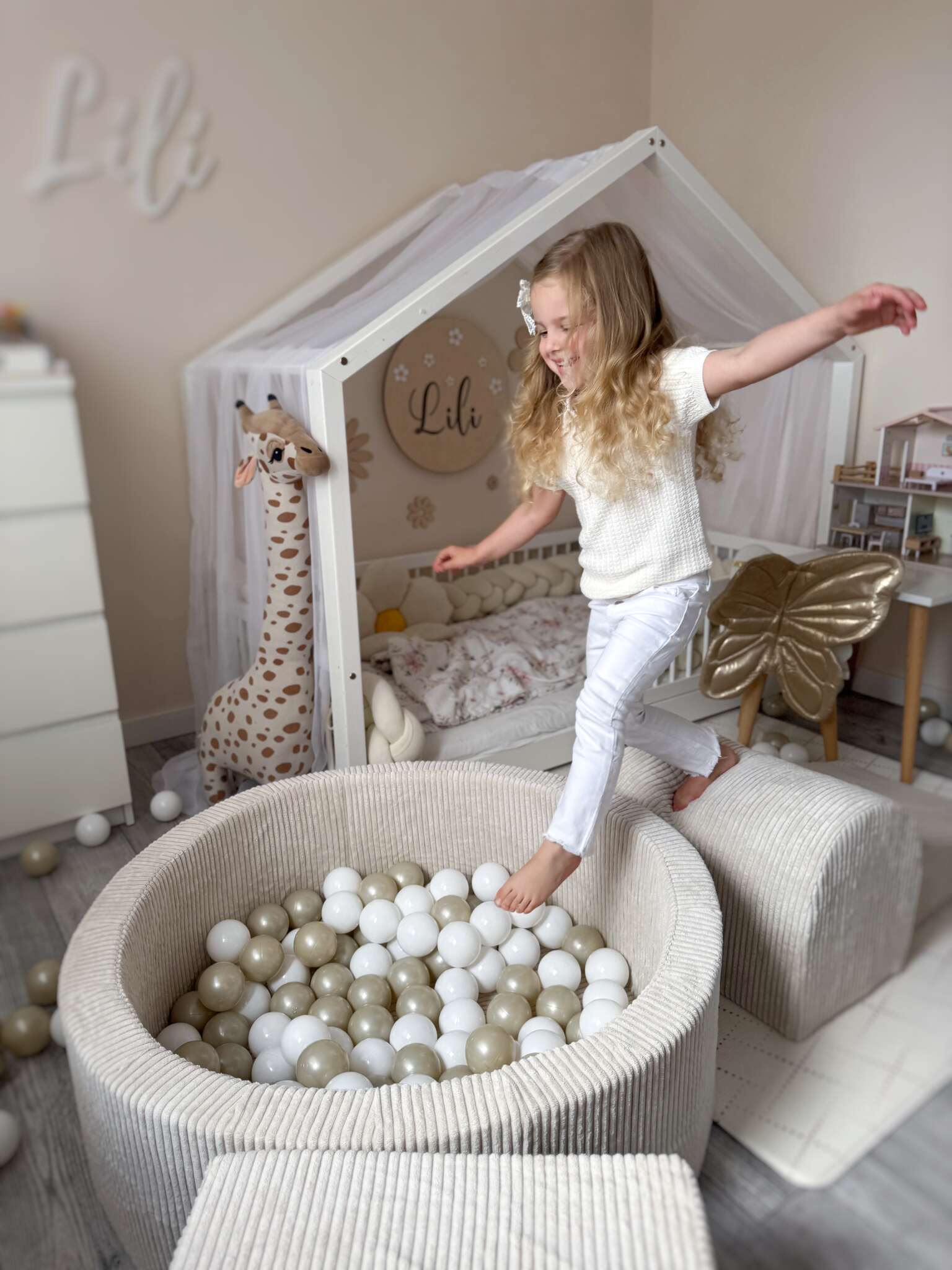 Aire de jeux en mousse avec piscine ronde 90x30 velours côtelé beige + 200 balles