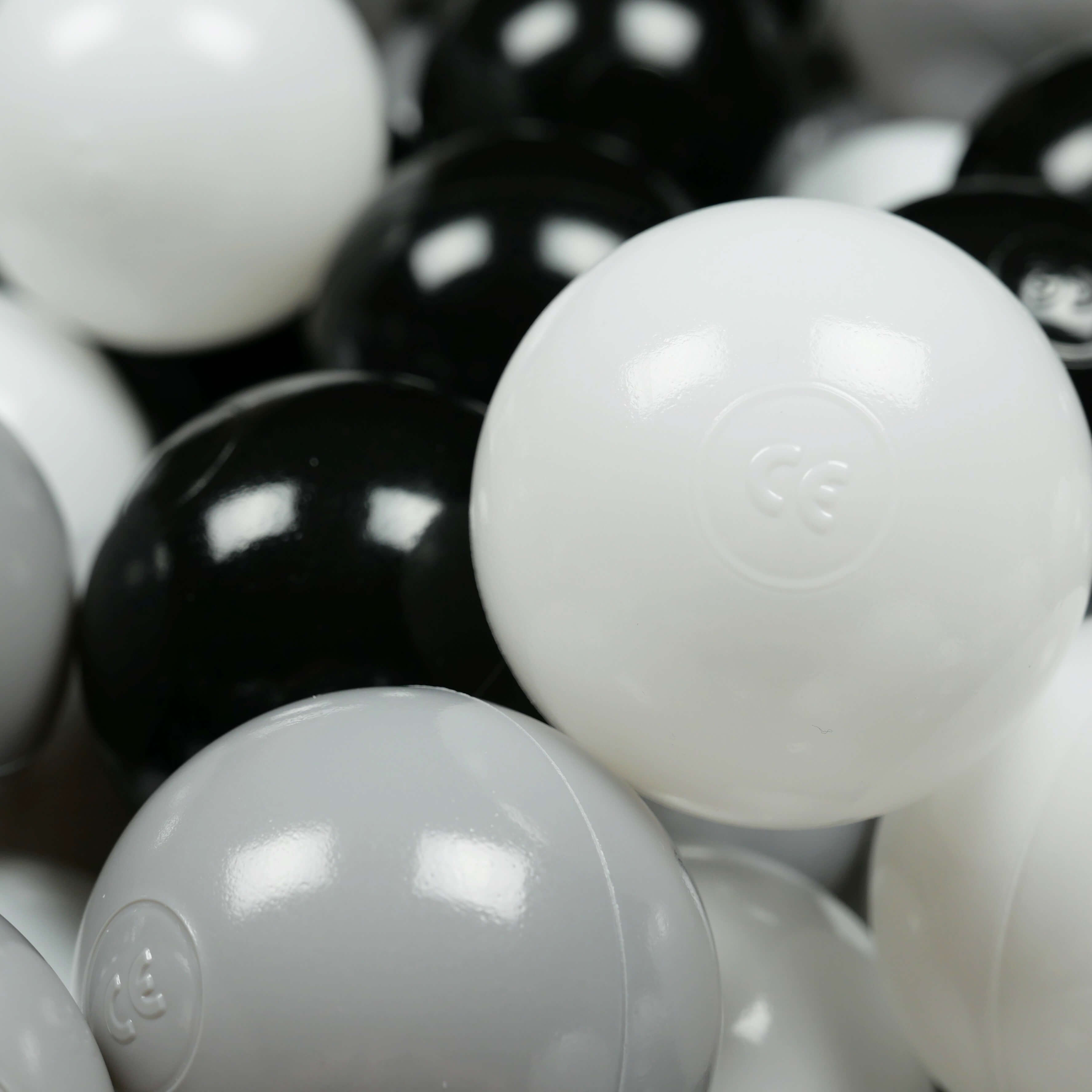 Play balls ø7cm 50 pieces white, black, gray