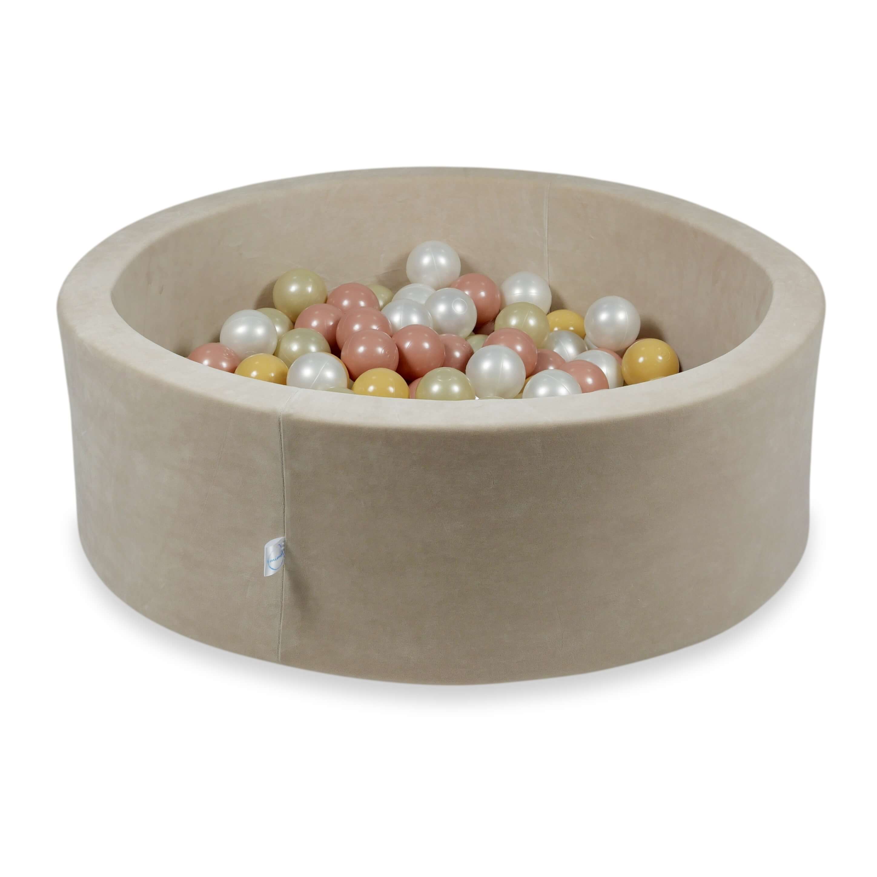 Schaumstoffspielbereich mit Hügel und Pool, mikrofein samtweich beige + 100 Bälle (hellgold, silber, perlmutt, transparent)
