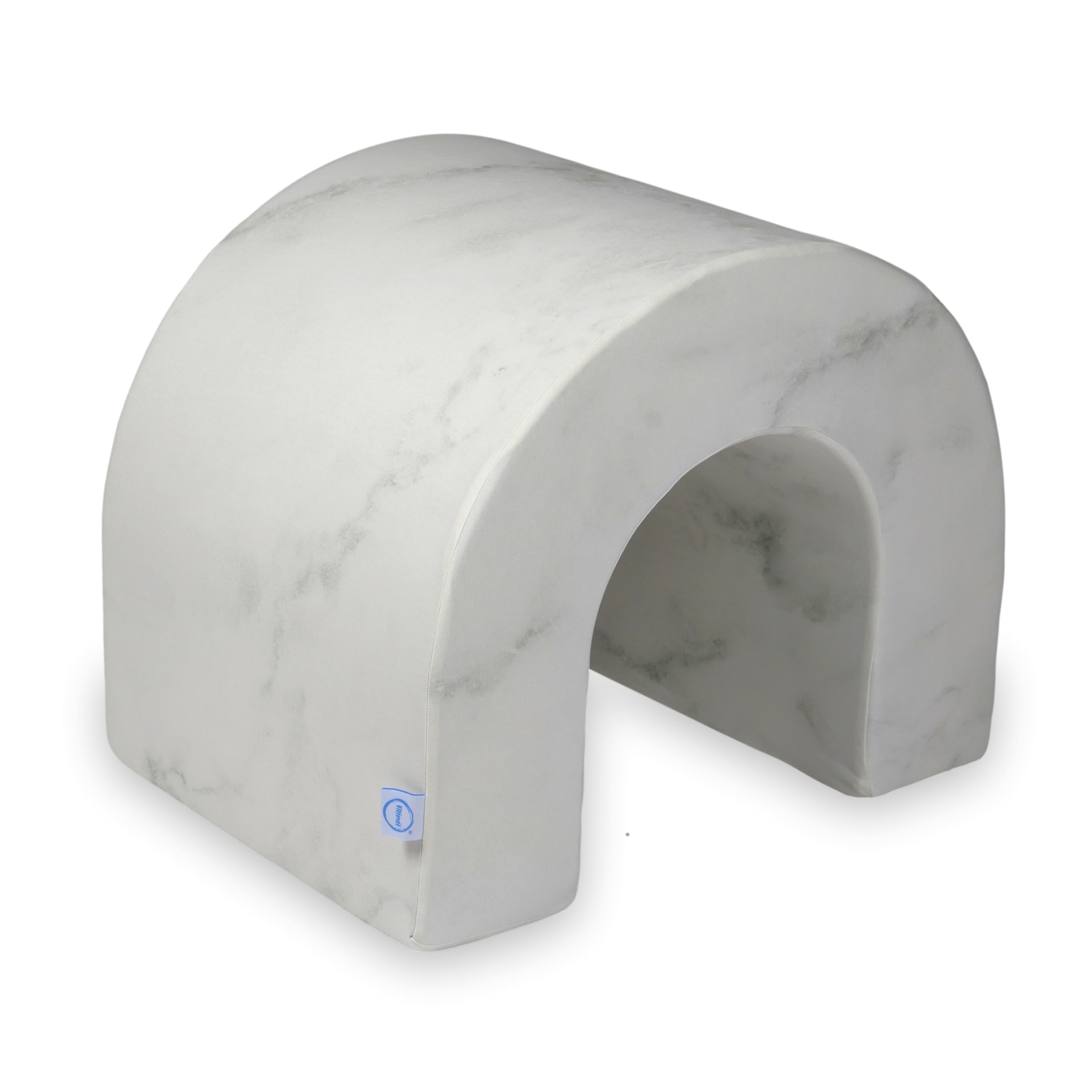 Foam tunnel for jersey playground